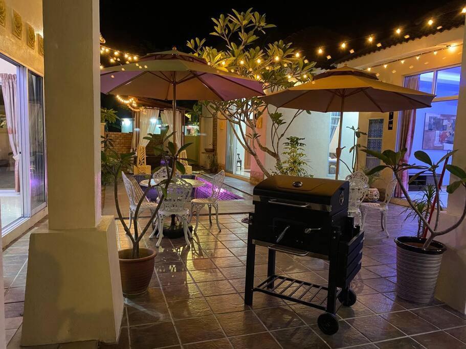 Villa Suria 3 Sepang With Private Pool Sungai Pelek Exterior foto