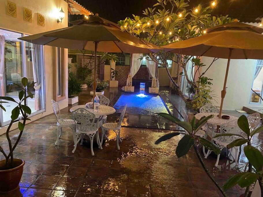 Villa Suria 3 Sepang With Private Pool Sungai Pelek Exterior foto